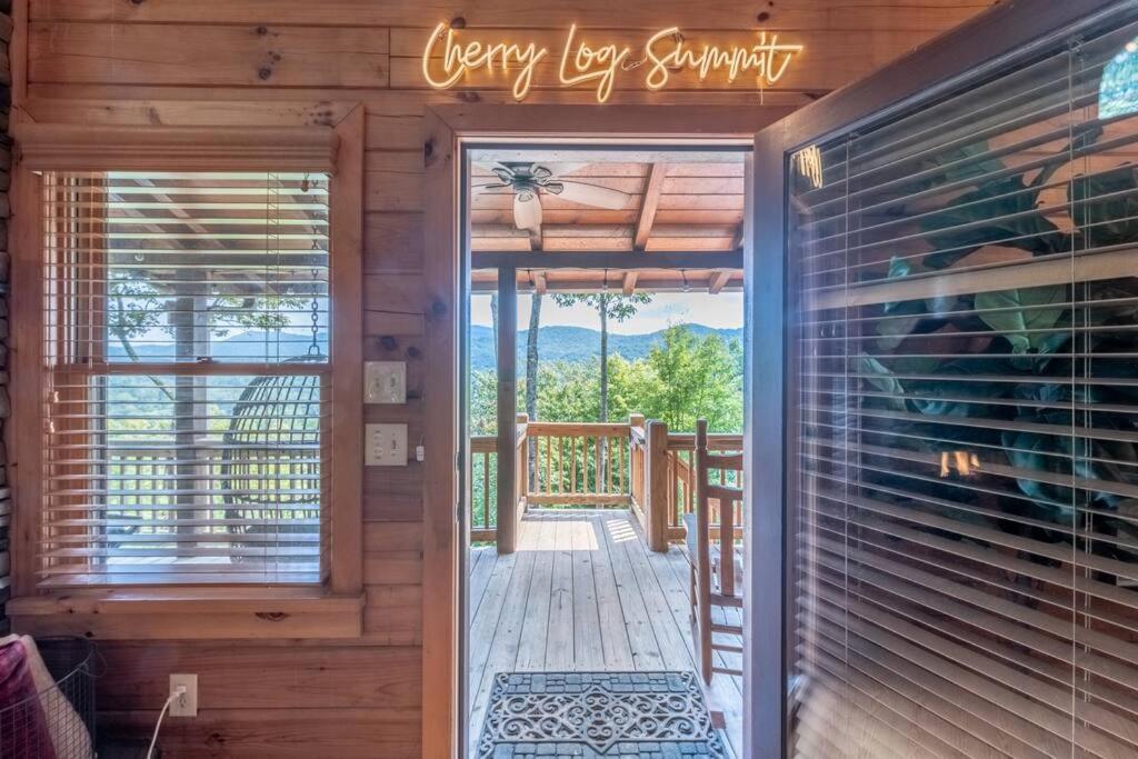 Cherry Log Summit Cabin By Bk Stays - Family Friendly - Playground - Game Room - Jacuzzi - Amazing Mountain Views Exterior photo
