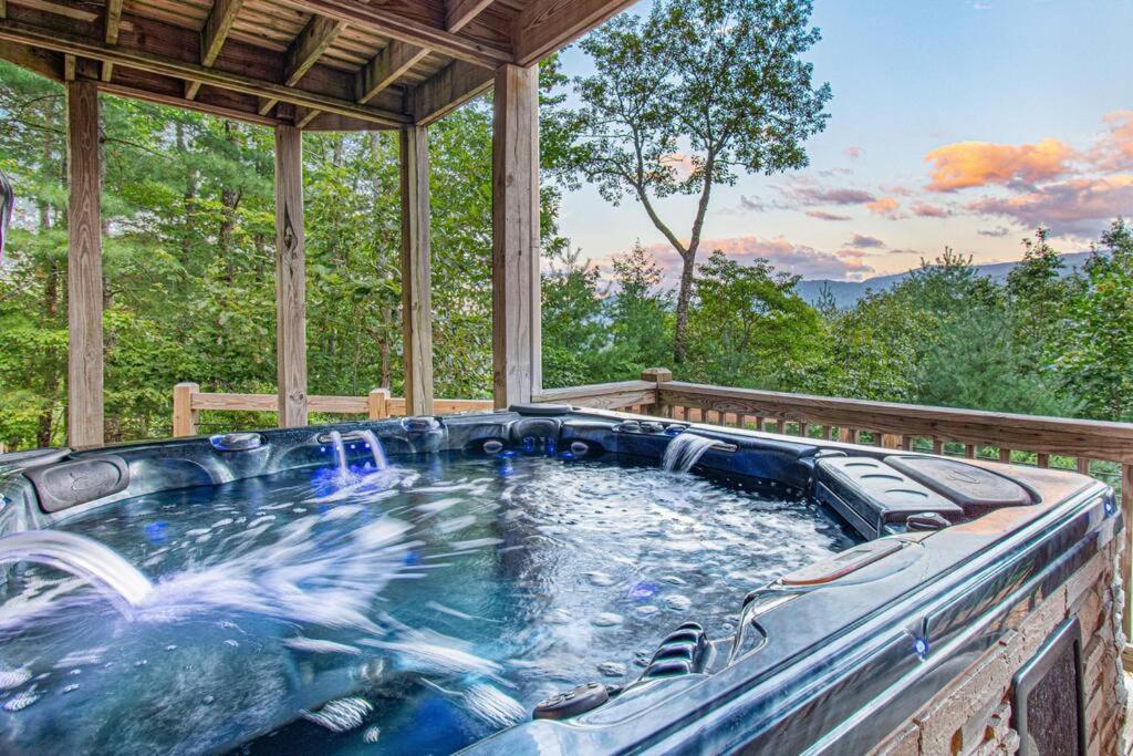 Cherry Log Summit Cabin By Bk Stays - Family Friendly - Playground - Game Room - Jacuzzi - Amazing Mountain Views Exterior photo